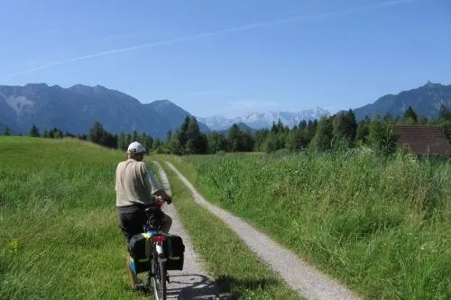 Bild: Auf den Spuren der Römer durchs Blaue Land: Neuer Rundweg lädt zur Zeitreise mit Zugspitz-Blick