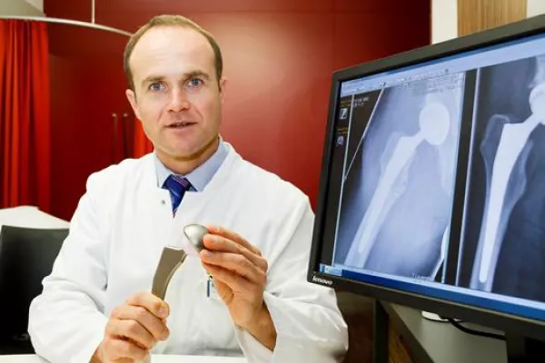 Rummelsberger Chefarzt neuer Präsident der internationalen Gesellschaft für Hüftkopfnekrose Bild: Rummelsberger Chefarzt neuer Präsident der internationalen Gesellschaft für Hüftkopfnekrose