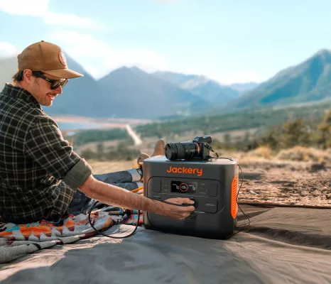 Bild: Grenzenlose Power für Fotografen und Abenteurer: Jackery zeigt Solargenerator Serie auf der Photo+Adventure