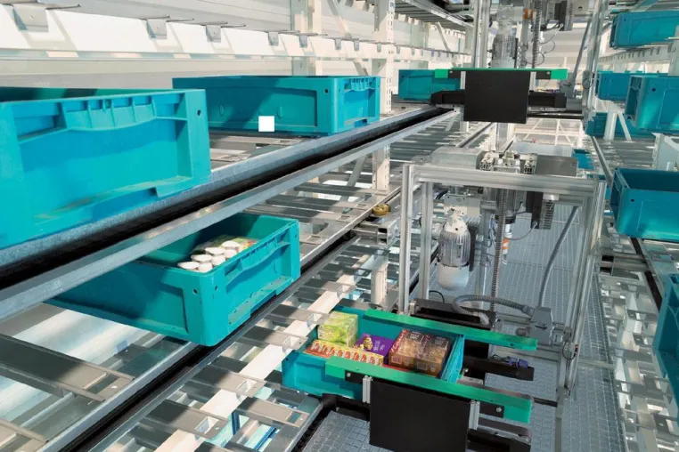Vanderlande Industries erweitert Portfolio an Lagerungssystemen durch VARIOSTORE™ Regalbediengeräte Bild: Vanderlande Industries erweitert Portfolio an Lagerungssystemen durch VARIOSTORE™ Regalbediengeräte