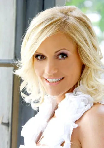 Moderatorin Birte Karalus empfiehlt - Iss Dich schön, klug und sexy mit Fuctional Eating Bild: Moderatorin Birte Karalus empfiehlt - Iss Dich schön, klug und sexy mit Fuctional Eating