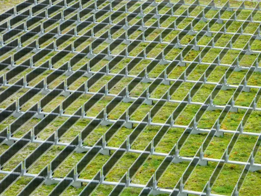 Norwegisches Startup Over Easy Solar bringt vertikale beidseitige Solarmodule auf den deutschen Markt Bild: Norwegisches Startup Over Easy Solar bringt vertikale beidseitige Solarmodule auf den deutschen Markt