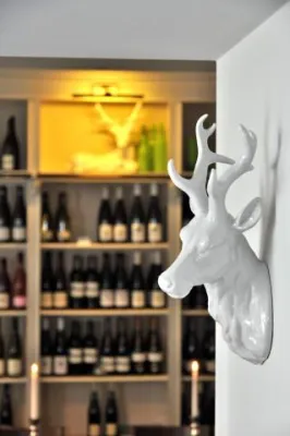 Bild: Neueröffnung: Wein, Winzerbrände & Saumagen am Fasanenplatz