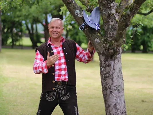Bild: In 7 Schritten zu Ihrer feurigen Positionierung! Uwe Rieder, der bayerische Vertriebsfreak