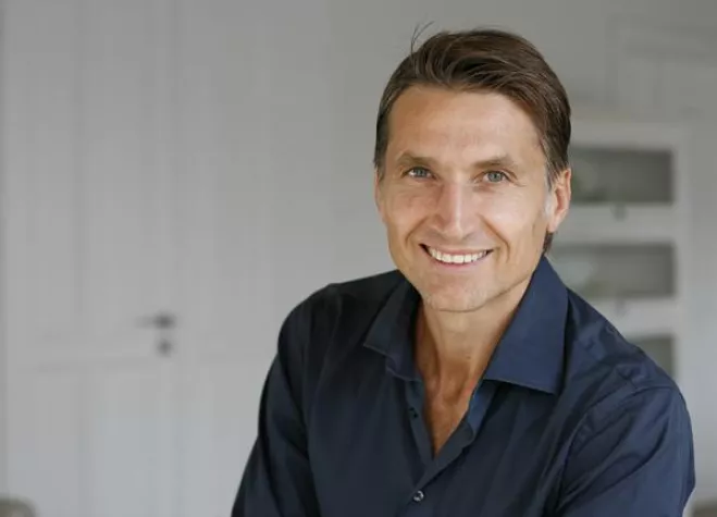 Bild: Dr. Edouard Manassa wechselt zur Klinik am Rhein in Düsseldorf