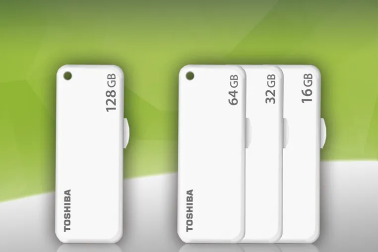 Bild: Neue Toshiba TransMemory™-USB-Sticks sind kompatibel zu USB 2.0 und bis zu 128 GB groß