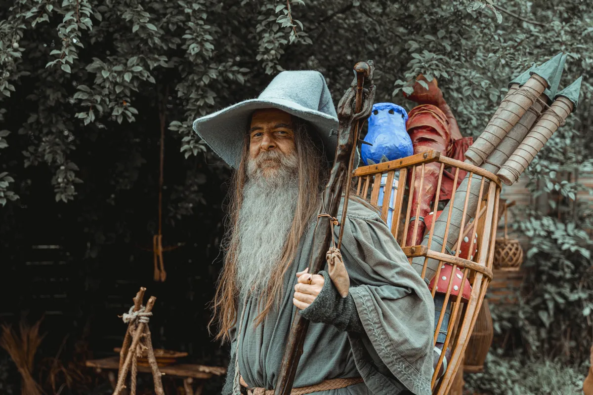 Gandalf bereitet schon mal sein Feuerwerk für die Tolkien Tage 2026 vor. (© Stephan Claaßen)