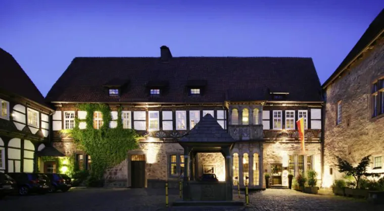 Sich einmal wie eine Prinzessin fühlen und im Clarion Collection Burghotel Blomberg romantisch heiraten Bild: Sich einmal wie eine Prinzessin fühlen und im Clarion Collection Burghotel Blomberg romantisch heiraten