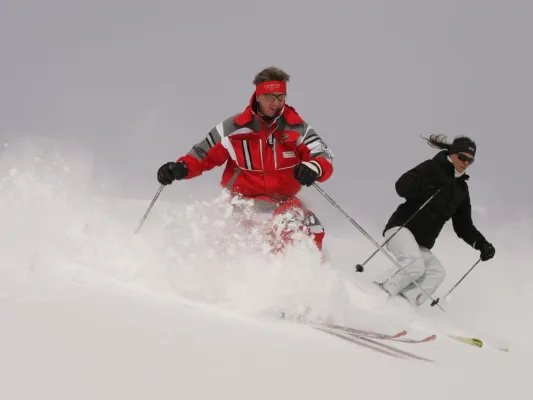 Bild: Freeride: Tiefschnee auf die abenteuerliche Art entdecken