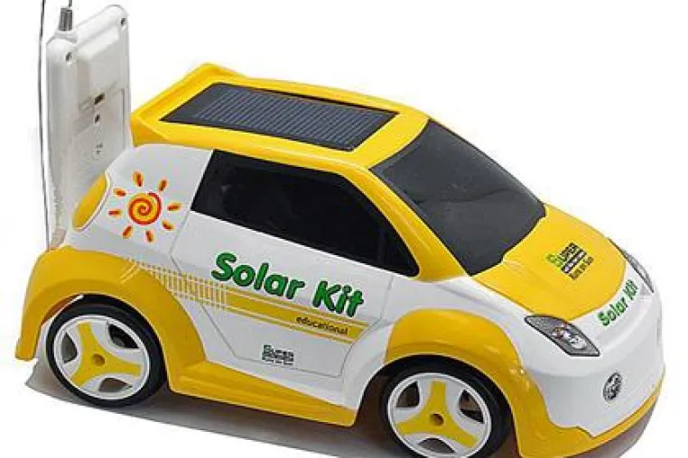 Bild: Brigamo stellt emissionsfreies Solarauto der Öffentlichkeit vor