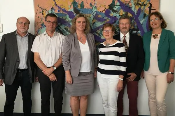 Im Gespräch: Bayerische Sozialministerin Kerstin Schreyer trifft Berufsbetreuer Bild: Im Gespräch: Bayerische Sozialministerin Kerstin Schreyer trifft Berufsbetreuer
