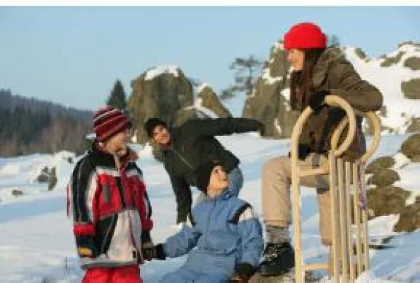 Bild: Familienurlaub im Winter erfrischend natürlich im Bayerwald