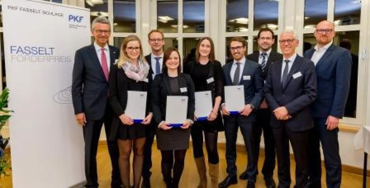 v.l.n.r.: Ulrich Grillo, die sechs Preisträger, Dr. Marian Ellerich, Sören Link