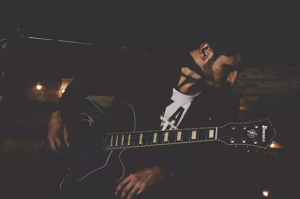 Bild: Die beste Klampfe erstehen auf der Seite Www.gitarre-kaufen.net