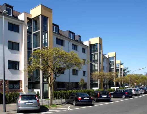 Bild: In der 4. Etage alt werden - Altersgerechte Bestandsmodernisierung der »Mieterschutz« eG