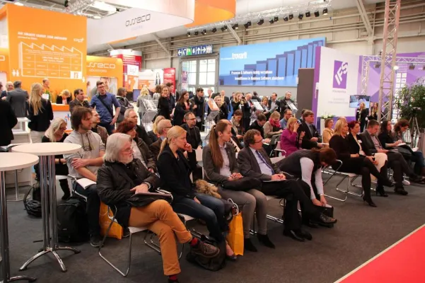 Bild: Erfolgreiche Bilanz der Podiumsdiskussionen von SCL auf der CeBIT 2016