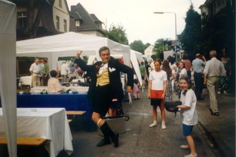 Bild: Das beliebte Brighella Straßenfest findet am 13. und 14. August 2011 statt