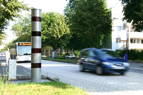 Überwachung des Durchfahrtsverbots mit PoliScan speed - Ohne Poller, Schranken und Bodenschleifen Bild: Überwachung des Durchfahrtsverbots mit PoliScan speed - Ohne Poller, Schranken und Bodenschleifen