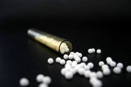 Bild: Aktion 10:23 - der Beweis: Homöopathie ist frei von gefährlichen Nebenwirkungen