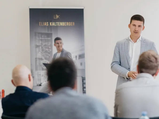 Von Angestellter zur Vollzeit-Fotografin: Wie Michele P. dank Elias Kaltenberger 8.000 € Umsatz erzielt Bild: Von Angestellter zur Vollzeit-Fotografin: Wie Michele P. dank Elias Kaltenberger 8.000 € Umsatz erzielt