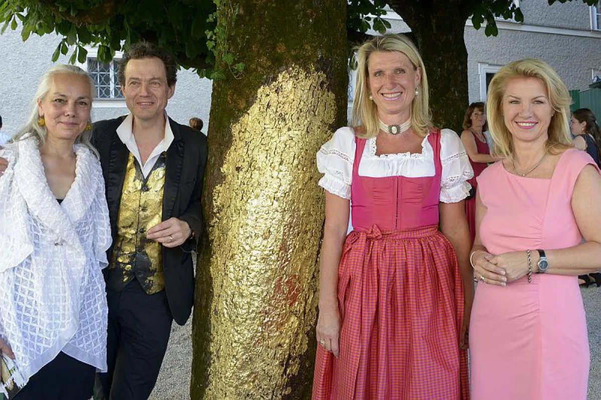 Barbara Leitner-Szapáry (Projektmanagement), Rudolf Leitner-Gruendberg (Künstler) Elisabeth Aigner (
