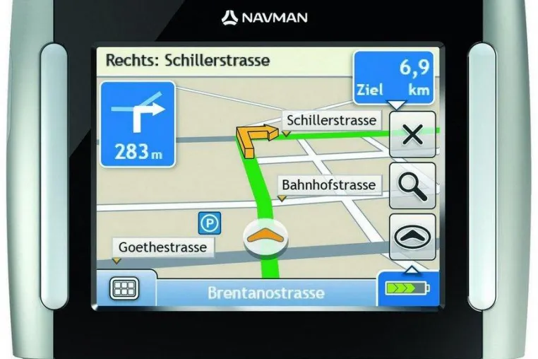 Von Anfang an bei E&K DATA lieferbar: Die neuen mobilen Navigationsgeräte von Navman Bild: Von Anfang an bei E&K DATA lieferbar: Die neuen mobilen Navigationsgeräte von Navman