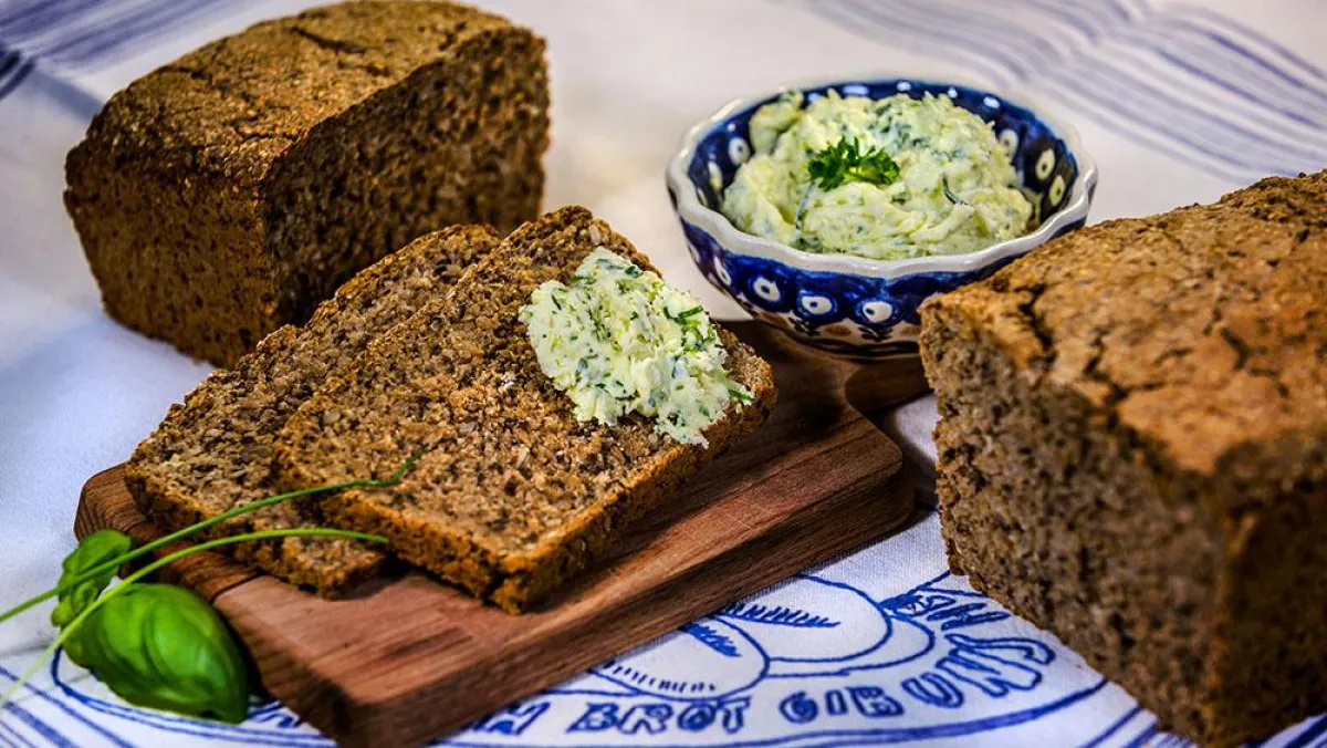 Landgemachtes Roggenvollkornbrot mit Sauerteig