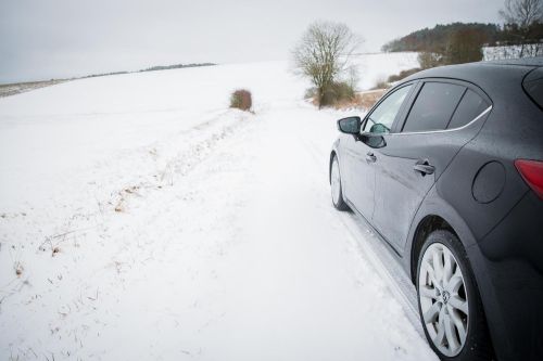 Mit dem Auto komfortabel durch den Winter: A.T.U gibt Tipps für das  richtige Heizen und Enteisen des Autos - openPR