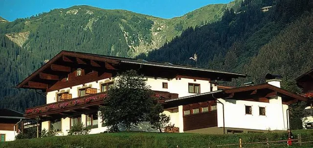 Neueröffnung Ferienhaus "Sonnhaus" in Krimml Bild: Neueröffnung Ferienhaus "Sonnhaus" in Krimml