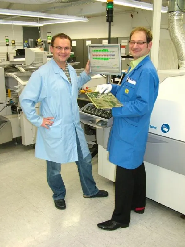 Für die koordinierte Fertigungsplanung bei Vierling ist Andreas Lebrecht (r.) zuständig.