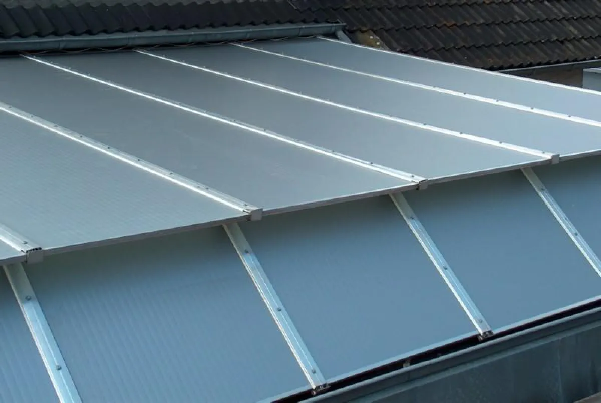 Sonnenschutzfolie für Kunststoffverglasungen bietet hohen Sonnenschutz bei extremer Haltbarkeit   www.sun--point.de