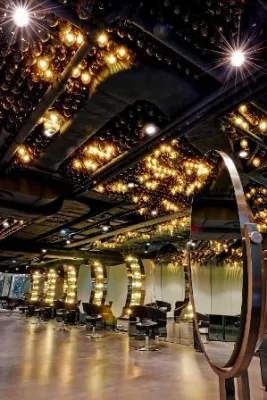 Bild: Neuer Hot Spot in Berlin: Star Coiffeur SHAN RAHIMKHAN eröffnet am KUDAMM 195