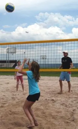 Bild: Volleyball - Schmeckenbecher schafft die Beachtrainer A-Lizenz