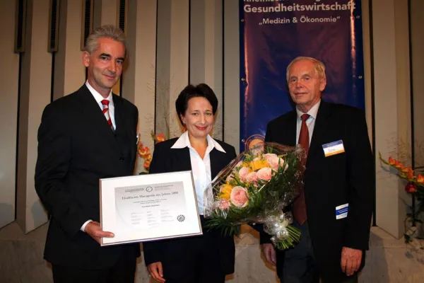 Rheinische Fachhochschule Köln zeichnet Healthcare-Managerin des Jahres aus Bild: Rheinische Fachhochschule Köln zeichnet Healthcare-Managerin des Jahres aus