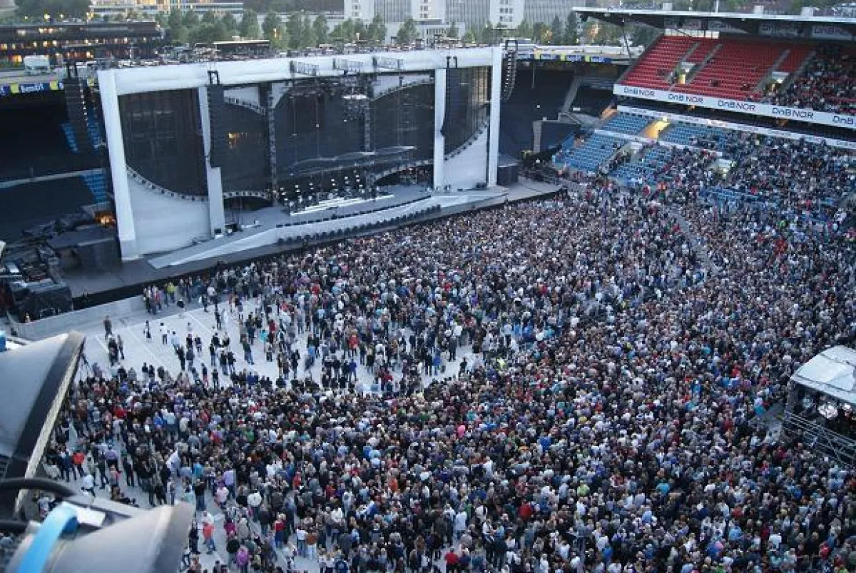 eps mit A-Ha auf Tour durch Norwegen: Rollway, Arena Panels, GIGS Schleusen und Bühnen Barrikaden