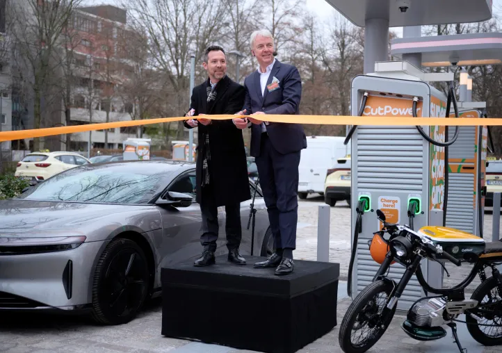 ROYAL CHARGING in Berlin: CutPower mit neuem High-Power-Ladepark für Elektroautos am Schloss Charlottenburg Bild: ROYAL CHARGING in Berlin: CutPower mit neuem High-Power-Ladepark für Elektroautos am Schloss Charlottenburg