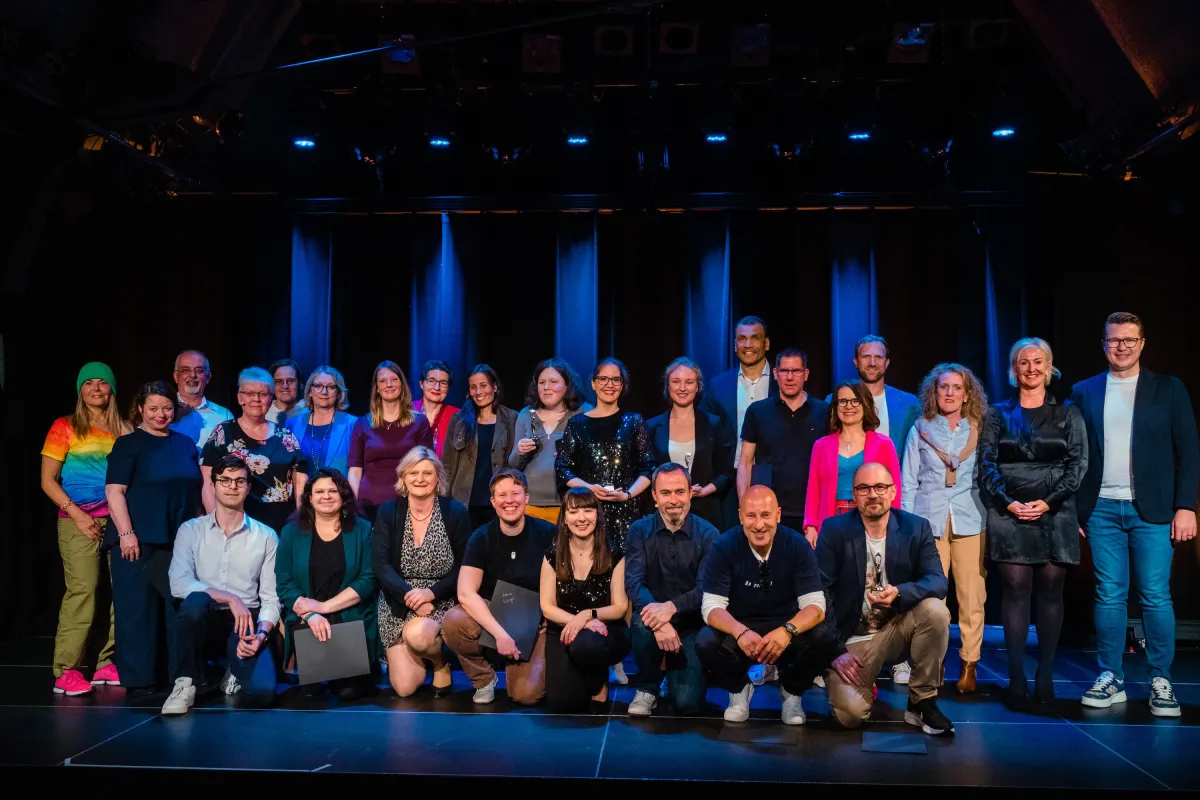 Abschlussfoto des Speaker-Contests im Kulturhaus Schwanen (© Ludmilla Parsyak)