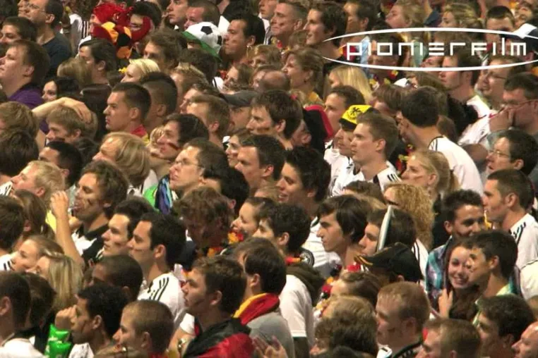 Bild: Public Viewing - Wie die WM ohne Vuvuzela funktioniert