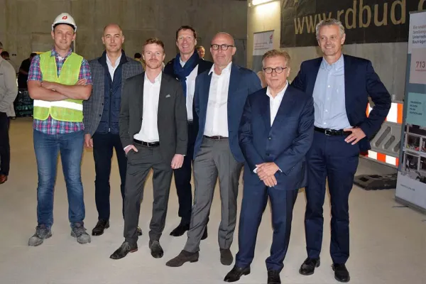 Bild: AP Investhotel expandiert mit zwei Hotels in Regensburg: Richtfest für Novotel und ibis