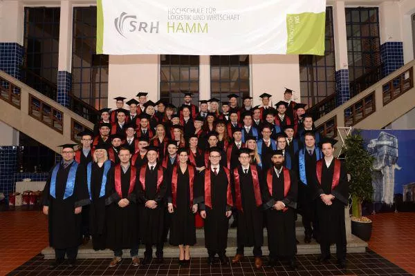 Bild: 8. Absolventenjahrgang der SRH Hochschule Hamm feierlich verabschiedet