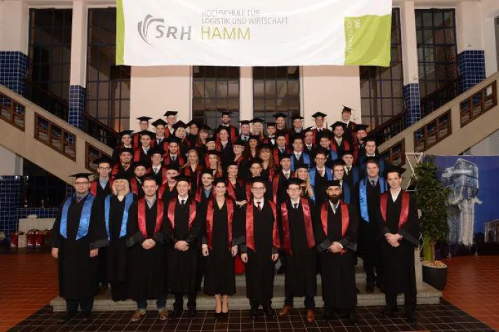 Bild: 8. Absolventenjahrgang der SRH Hochschule Hamm feierlich verabschiedet