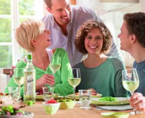 Bild: Entspannt genießen, lachen, leben … und dazu Blanchet.