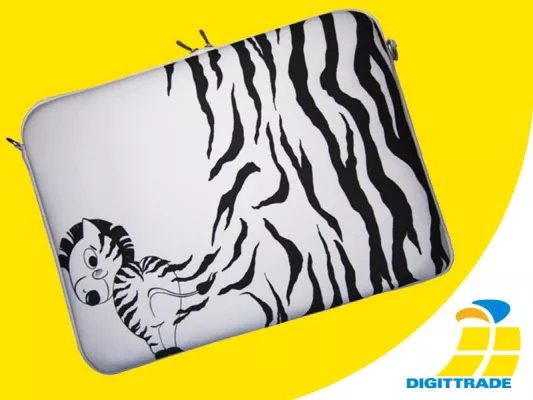 Bild: WM-Nostalgie dank angesagtem Zebradesign: Laptop-Sleeves holen Afrika-Stimmung in den Büroalltag