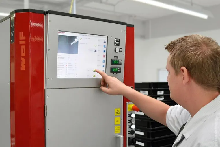 Bild: Hochleistungsdiodenlaser: peiker investiert in Produktionstechnologie der Zukunft