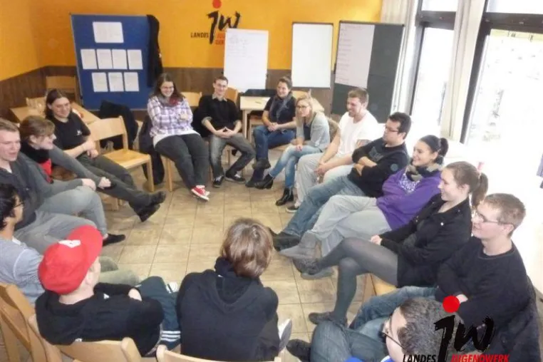Bild: Start der kostenlosen Ausbildung zum Betreuer für Jugendreisen beim Jugendwerk Saarland