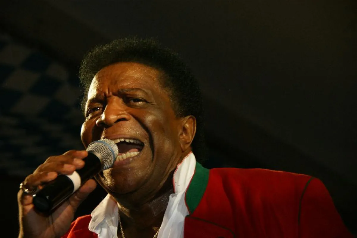 Roberto Blanco singt bei der Gala im Wiley Club in Neu-Ulm.