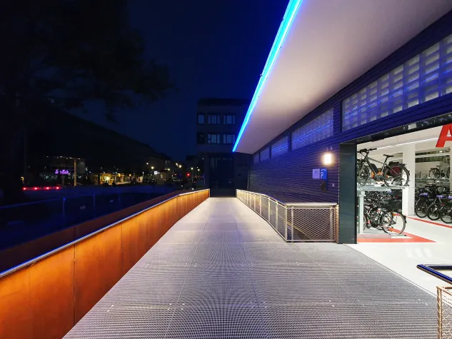 Bild: Carl Stahl ARC GmbH beteiligt sich mehrheitlich  an der LUX GLENDER GmbH