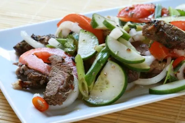 Bild: Lecker-leichter Mittagstisch und Restaurantschecks für Kölner Betriebe im Bistro Fritz