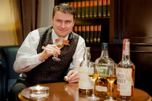 Bild: Whisky zum Menü: Bülow Palais lädt zum Whisky-Dinner