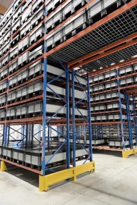 Bild: Staubfreies Lager dank smarter Kunststoffpalettenbox